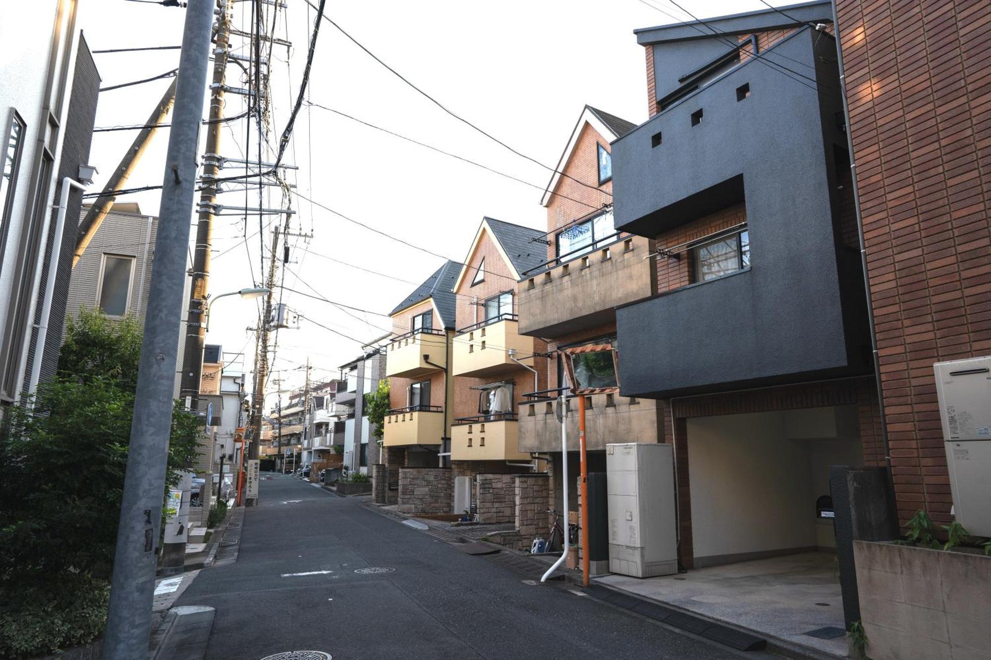 Modern, Cozy And Relaxing 3-story House For Rent! Villa *