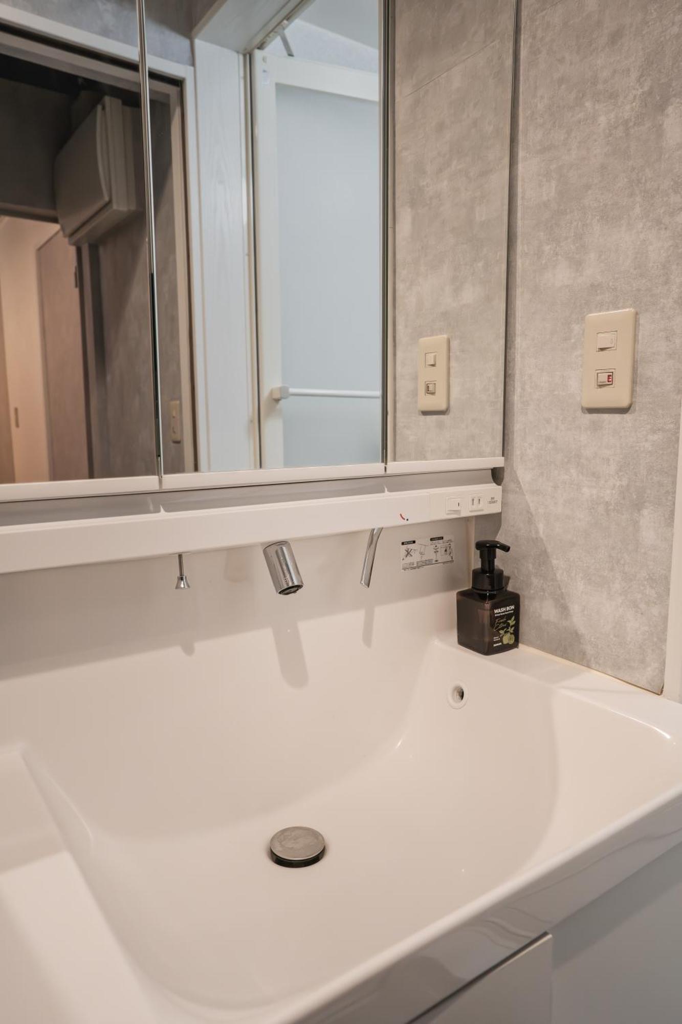 Modern, Cozy And Relaxing 3-story House For Rent! Villa *