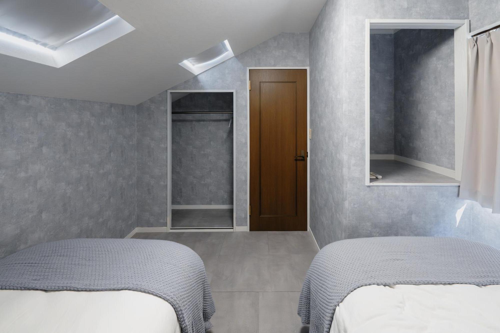 Modern, Cozy And Relaxing 3-story House For Rent!