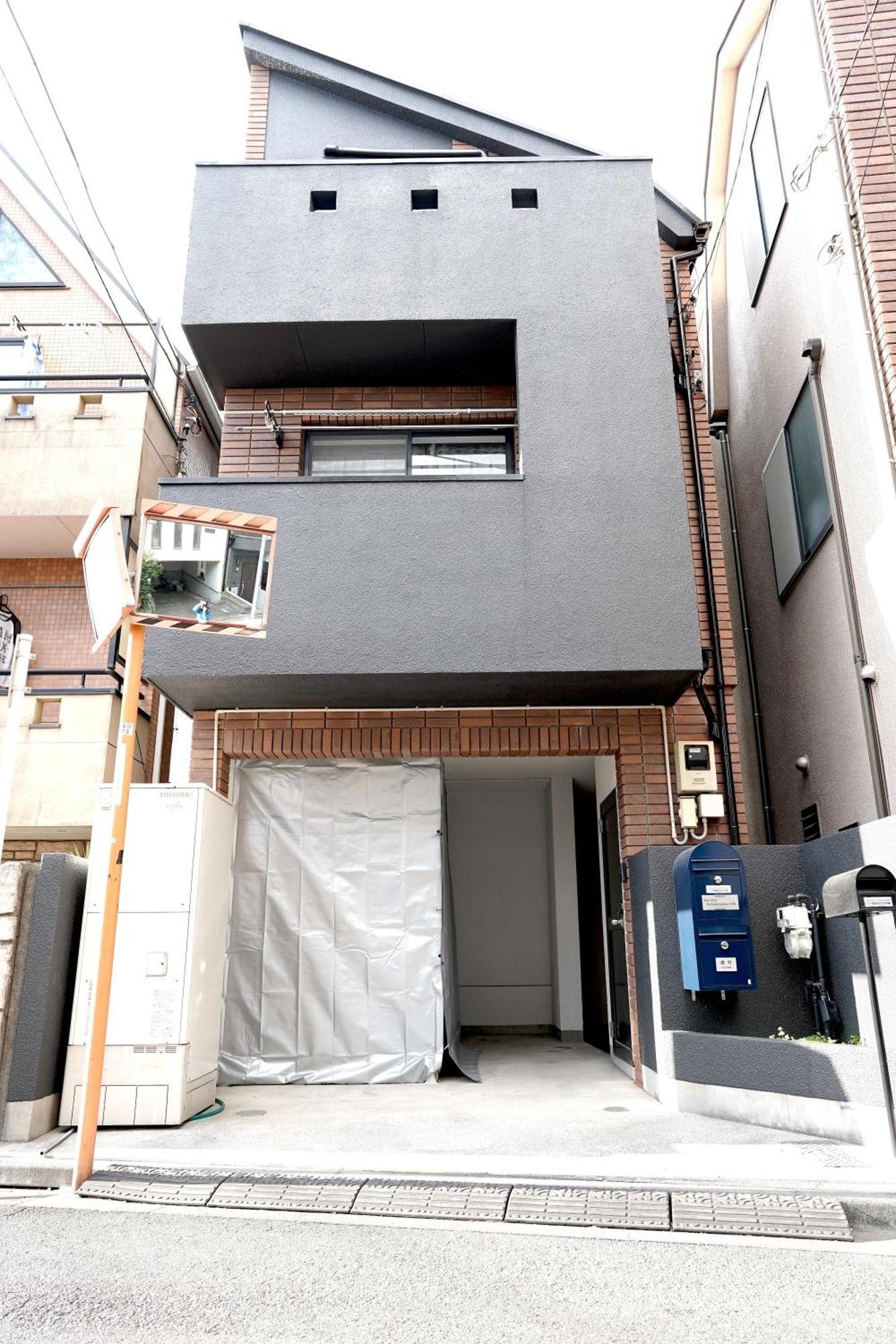 Modern, Cozy And Relaxing 3-story House For Rent! * Tokyo